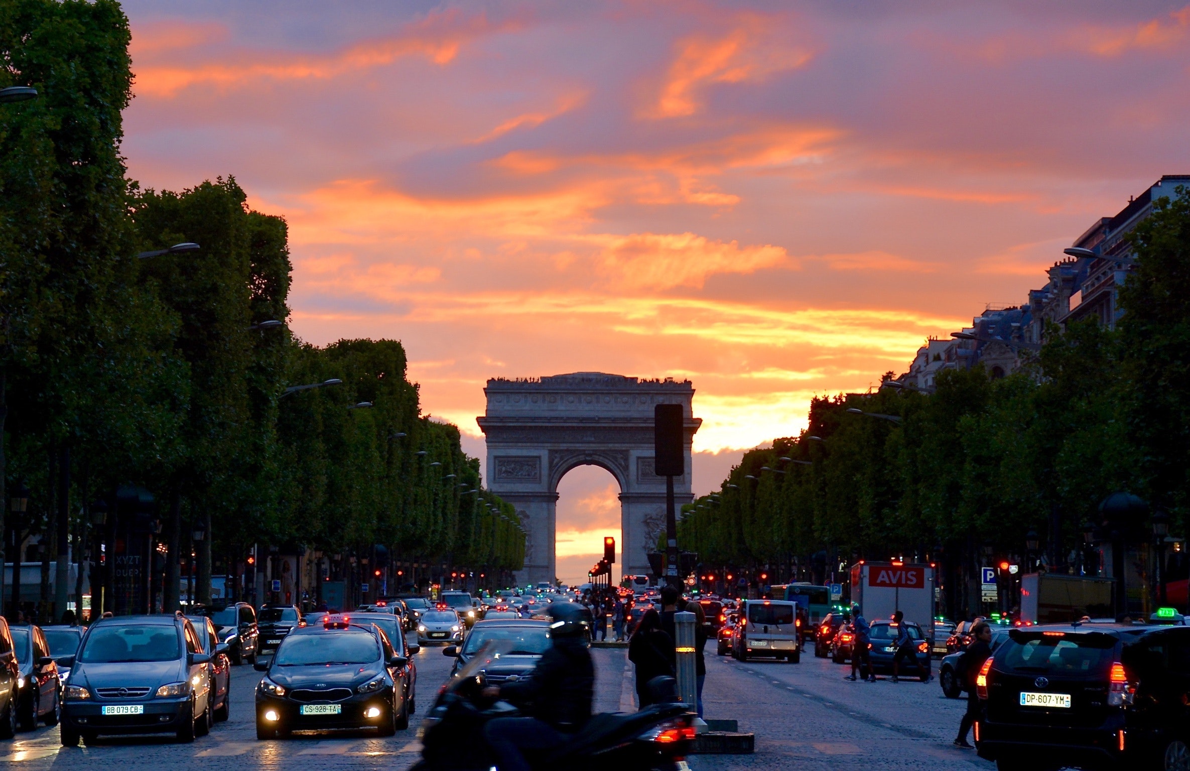 Arc de Triomphe - pexels-pixabay