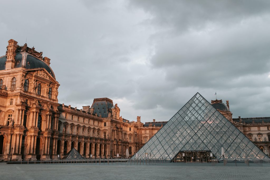 Musee-du-Louvre-Photo-de-Vlada-Karpovich